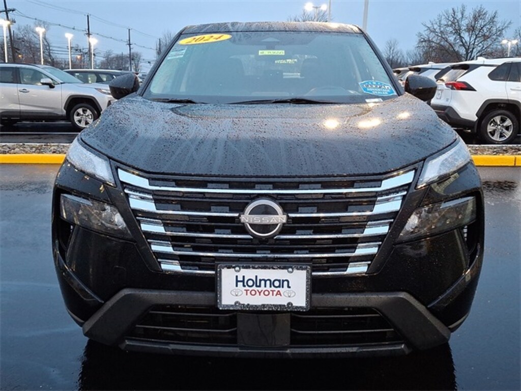 Used 2024 Nissan Rogue SV SUV