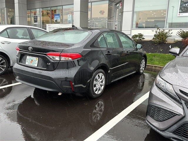 2023 Toyota Corolla LE photo 3