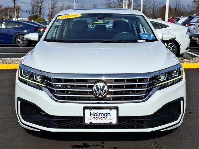 2020 Volkswagen Passat 2.0T R-Line photo 3