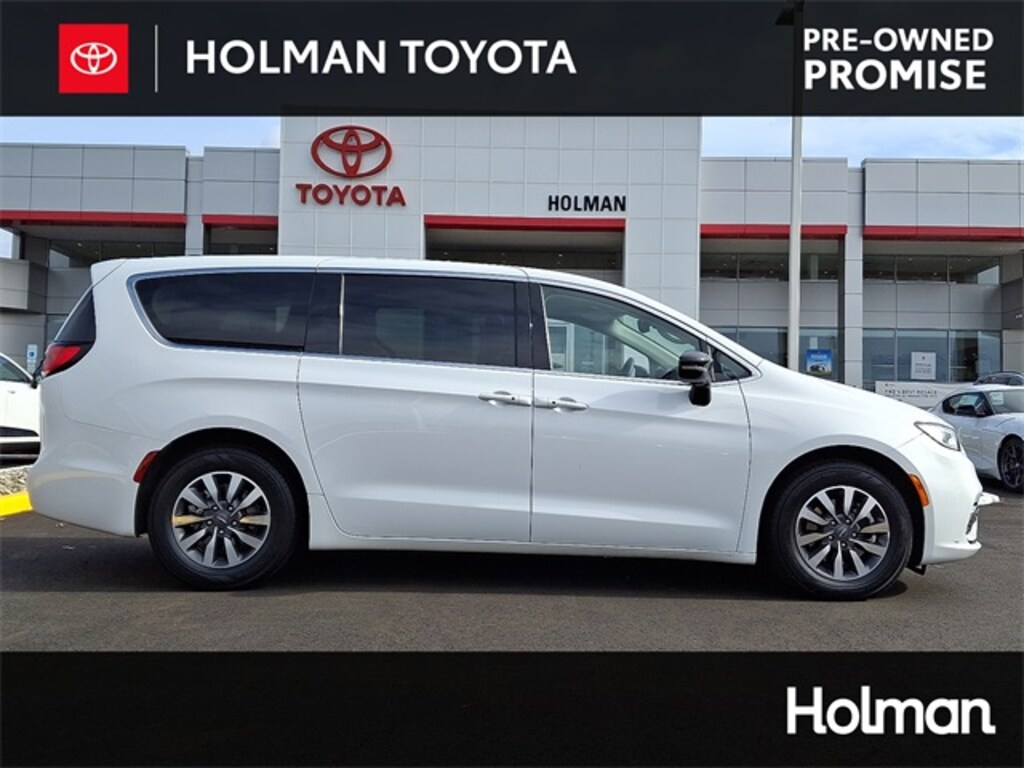 Used 2024 Chrysler Pacifica Hybrid Select Minivan/Van