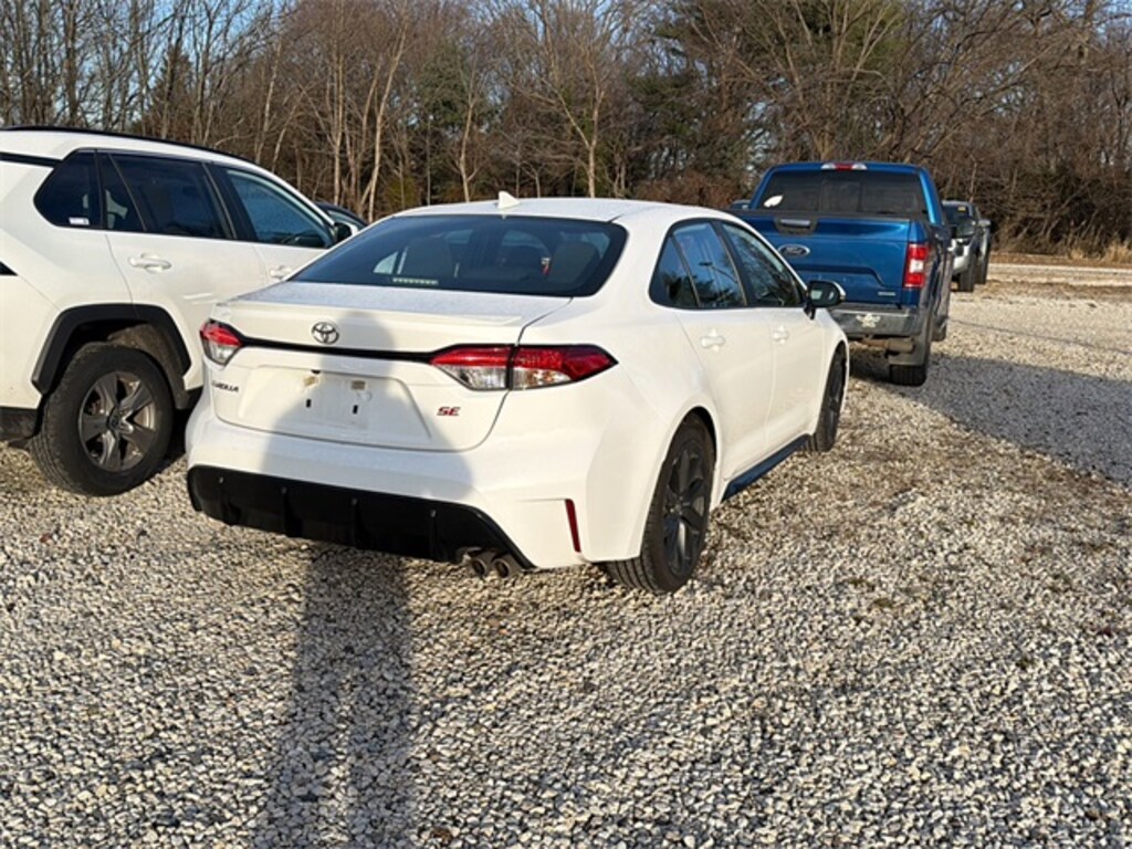 Used 2024 Toyota Corolla SE Sedan