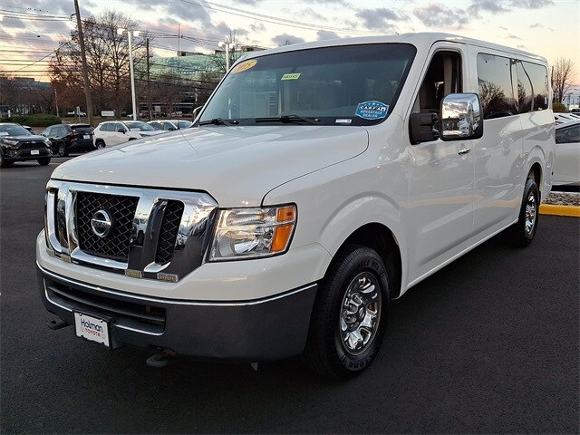 2015 Nissan NV3500 photo 2