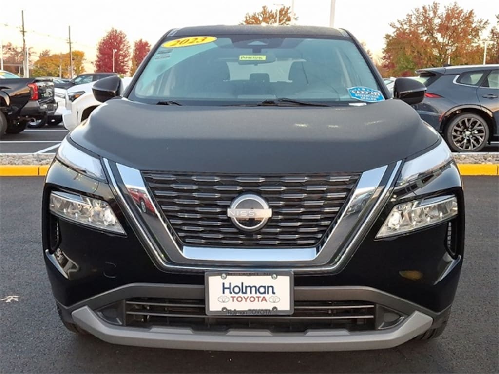 Used 2023 Nissan Rogue SV SUV
