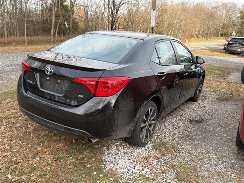 Used 2017 Toyota Corolla SE Sedan