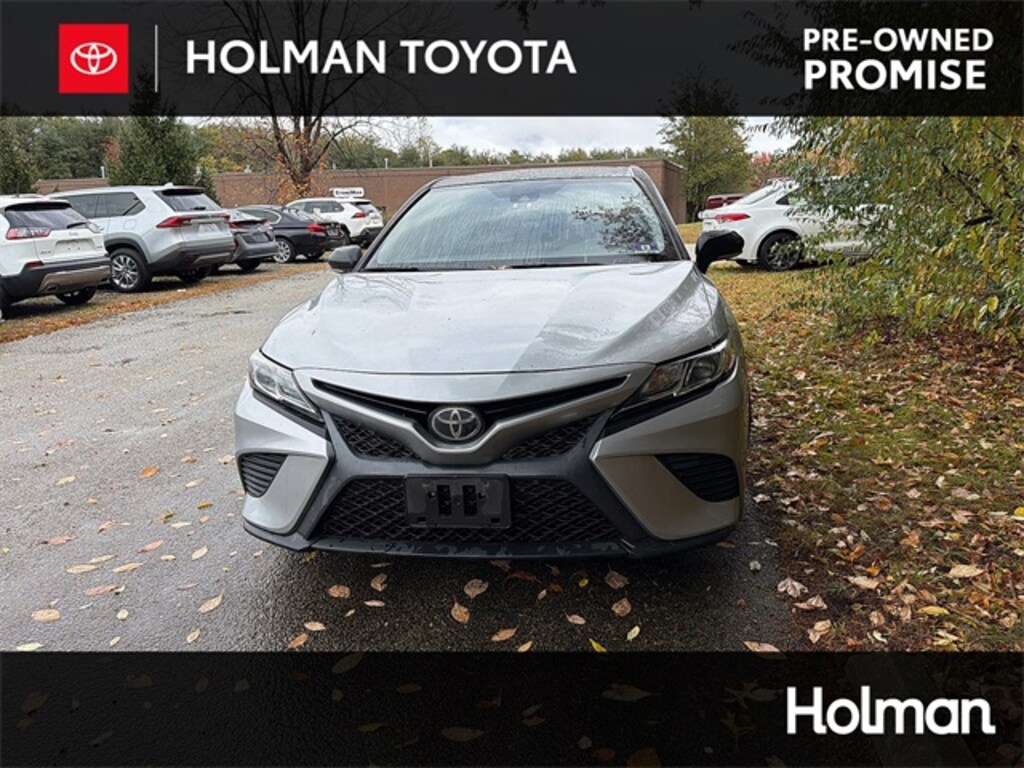 Used 2019 Toyota Camry SE Sedan