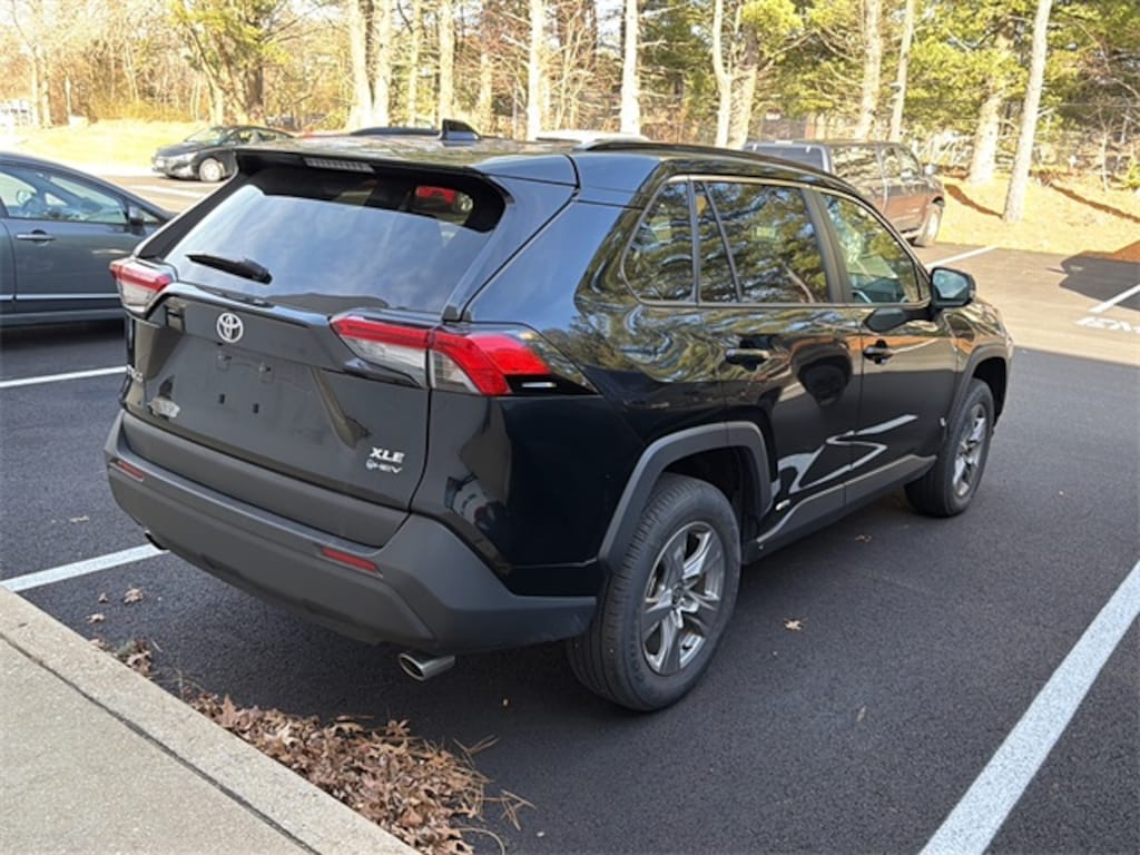 Used 2025 Toyota RAV4 Hybrid XLE SUV