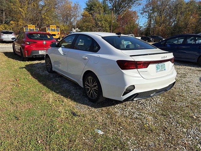 2023 Kia Forte GT-Line photo 2