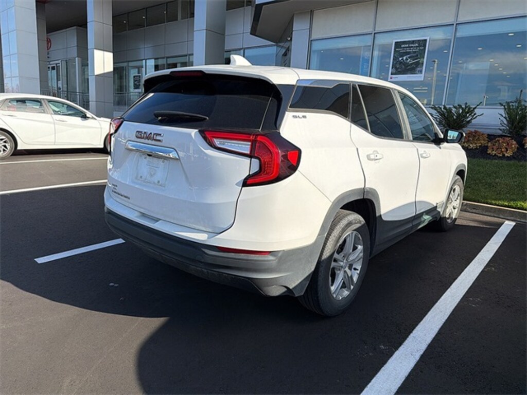 Used 2022 GMC Terrain SLE SUV