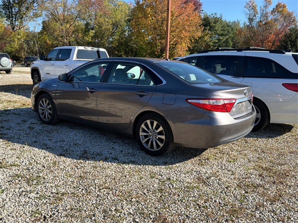 Used 2015 Toyota Camry Hybrid XLE Sedan