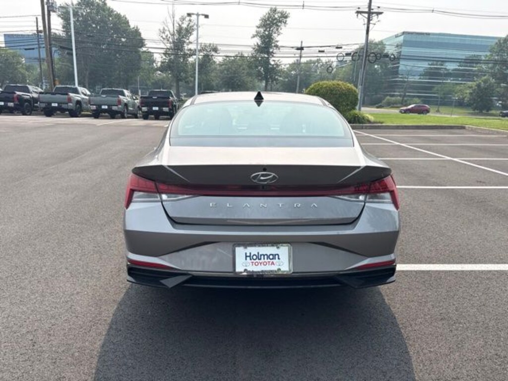Used 2021 Hyundai Elantra SEL Sedan