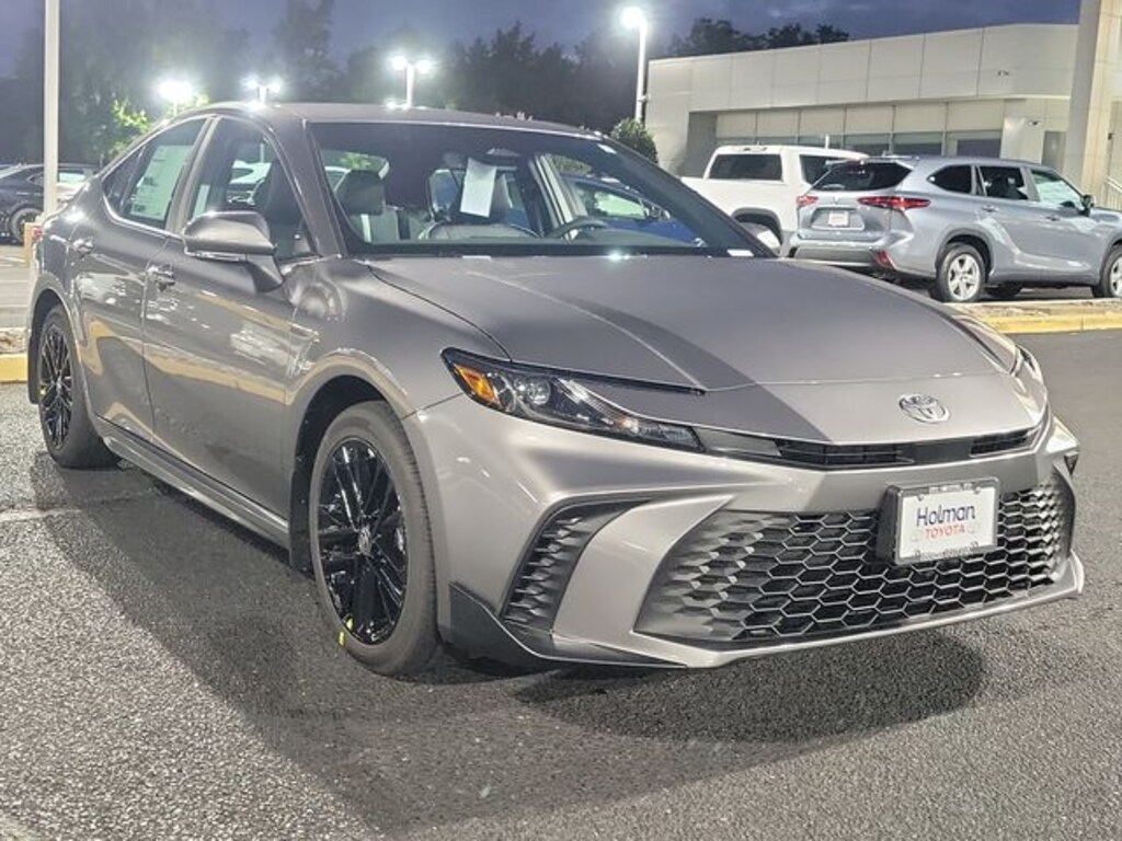 Used 2025 Toyota Camry SE Sedan