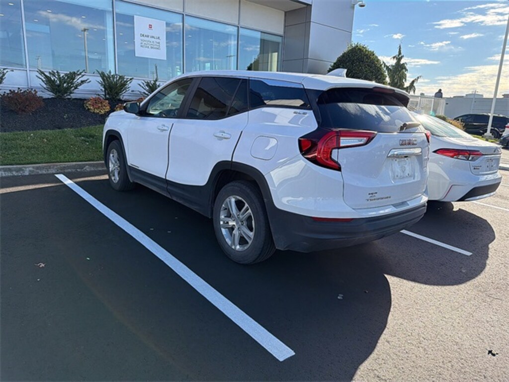 Used 2022 GMC Terrain SLE SUV