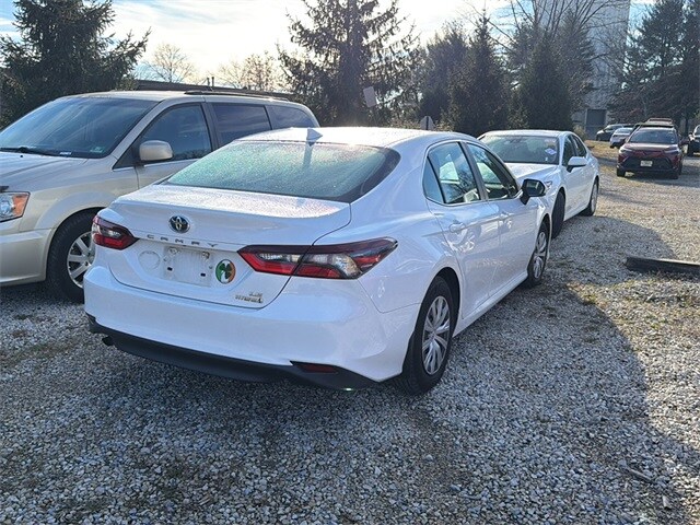 2022 Toyota Camry Hybrid LE photo 3