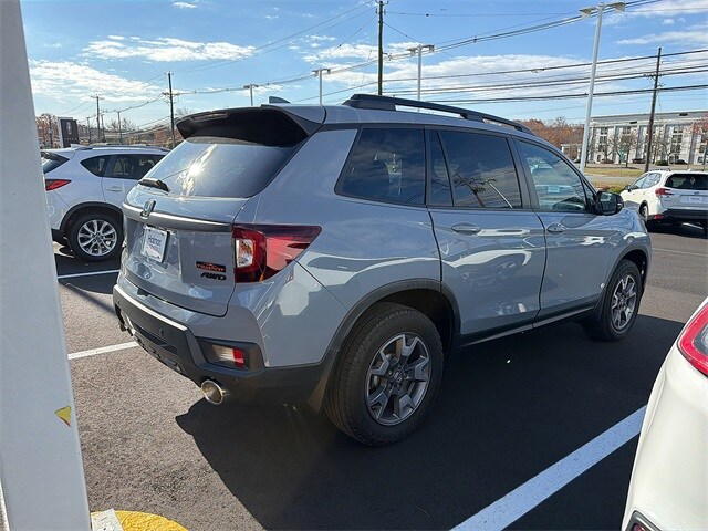 2022 Honda Passport TrailSport photo 2