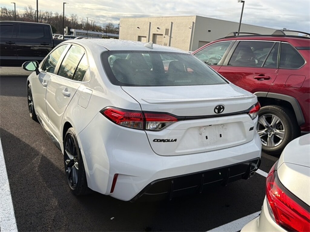 Used 2024 Toyota Corolla SE Sedan