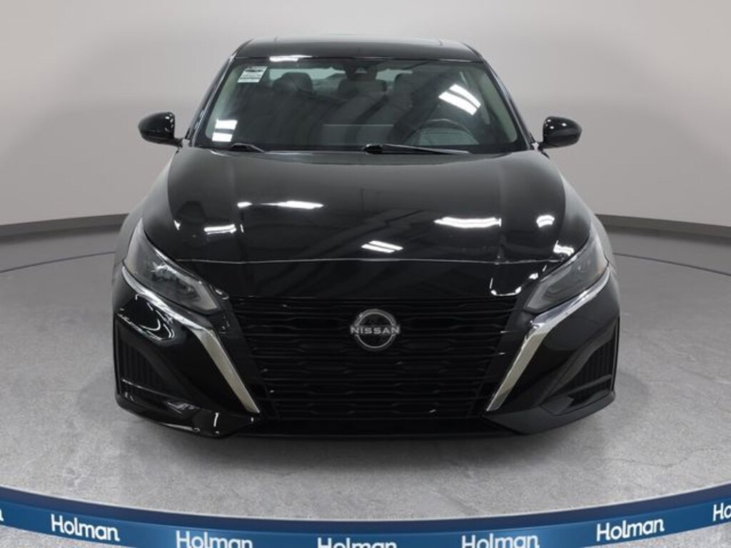 Used 2024 Nissan Altima 2.5 SV Sedan