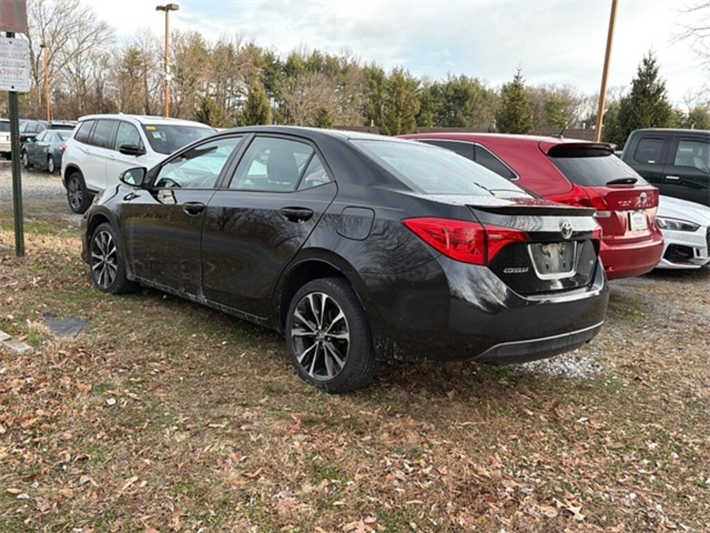 Used 2017 Toyota Corolla SE Sedan