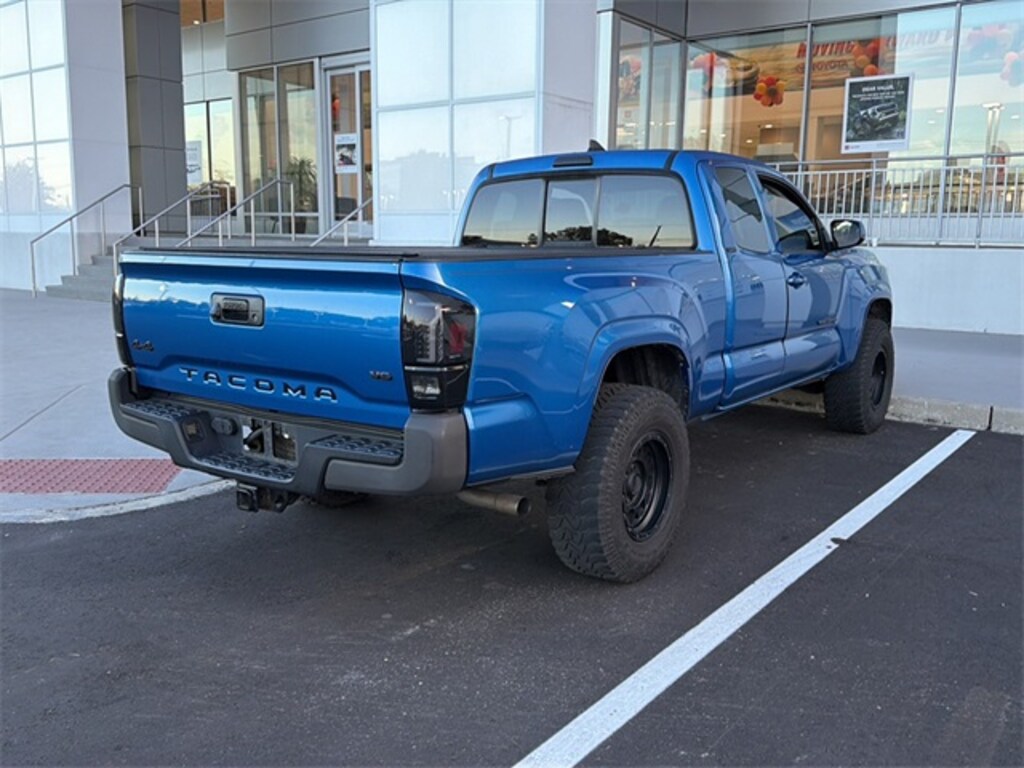 Used 2016 Toyota Tacoma  Truck