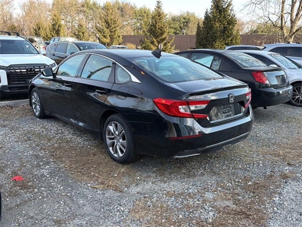 Used 2018 Honda Accord LX Sedan