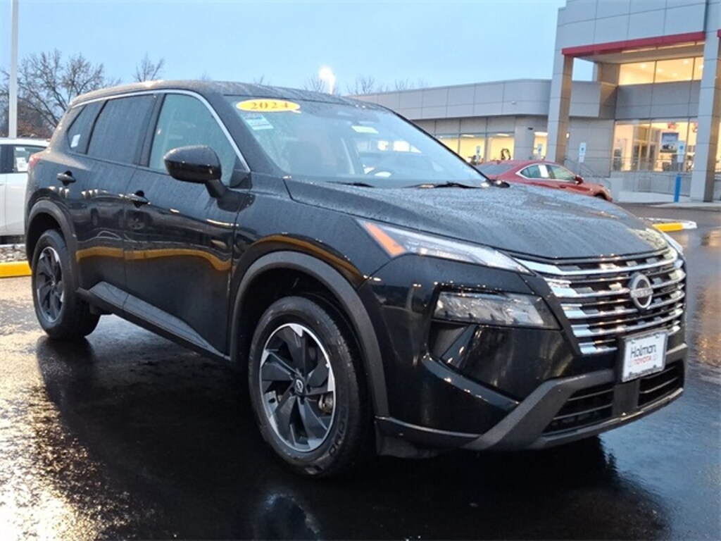 Used 2024 Nissan Rogue SV SUV