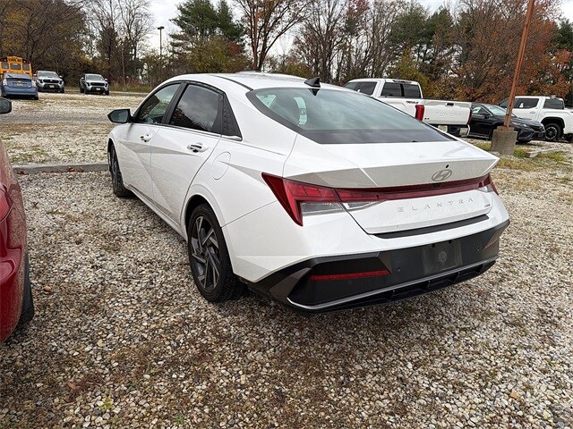 2024 Hyundai Elantra Hybrid Limited photo 2