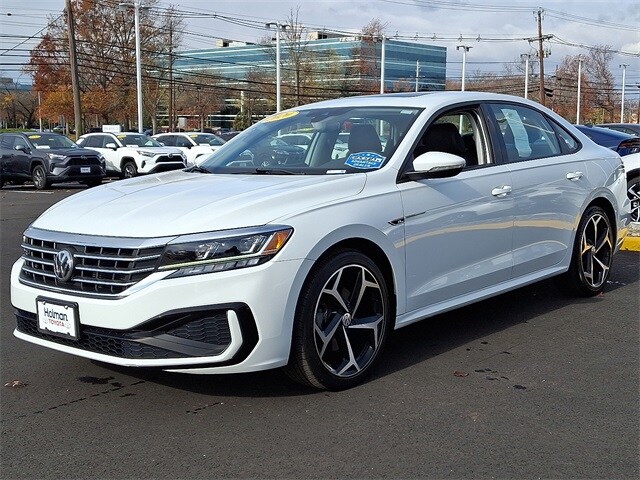 2020 Volkswagen Passat 2.0T R-Line photo 4