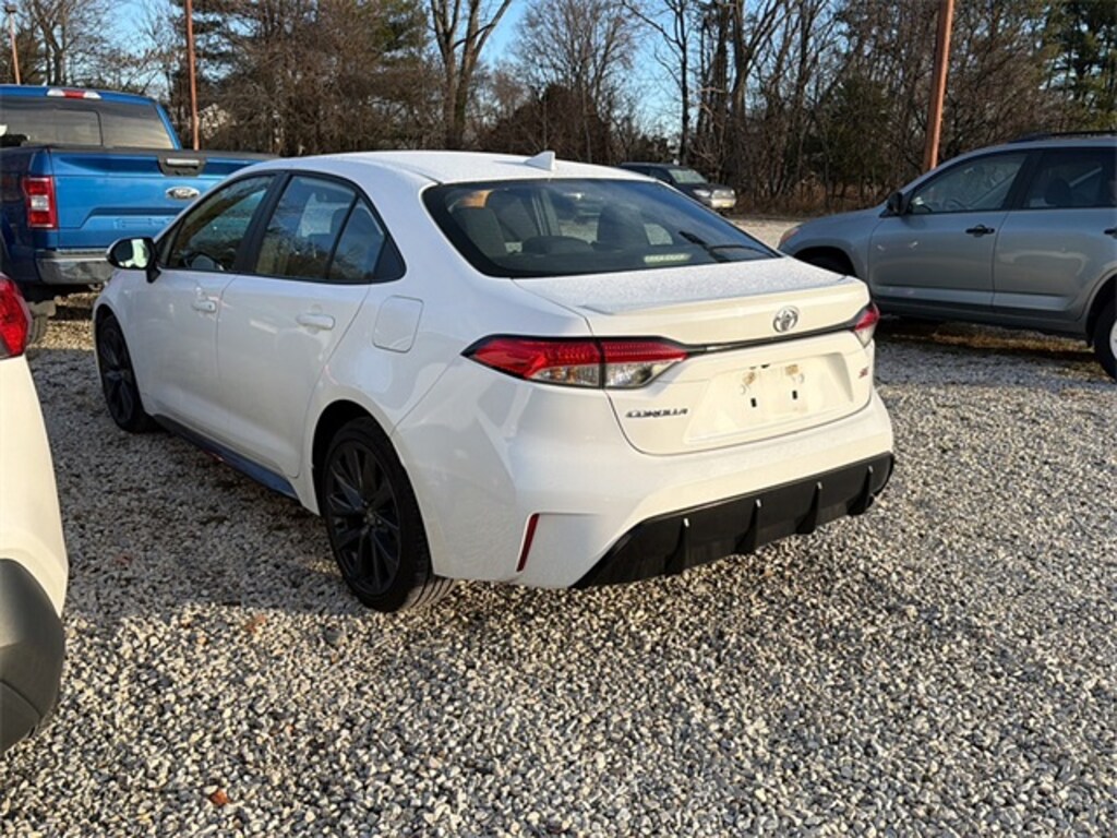 Used 2024 Toyota Corolla SE Sedan