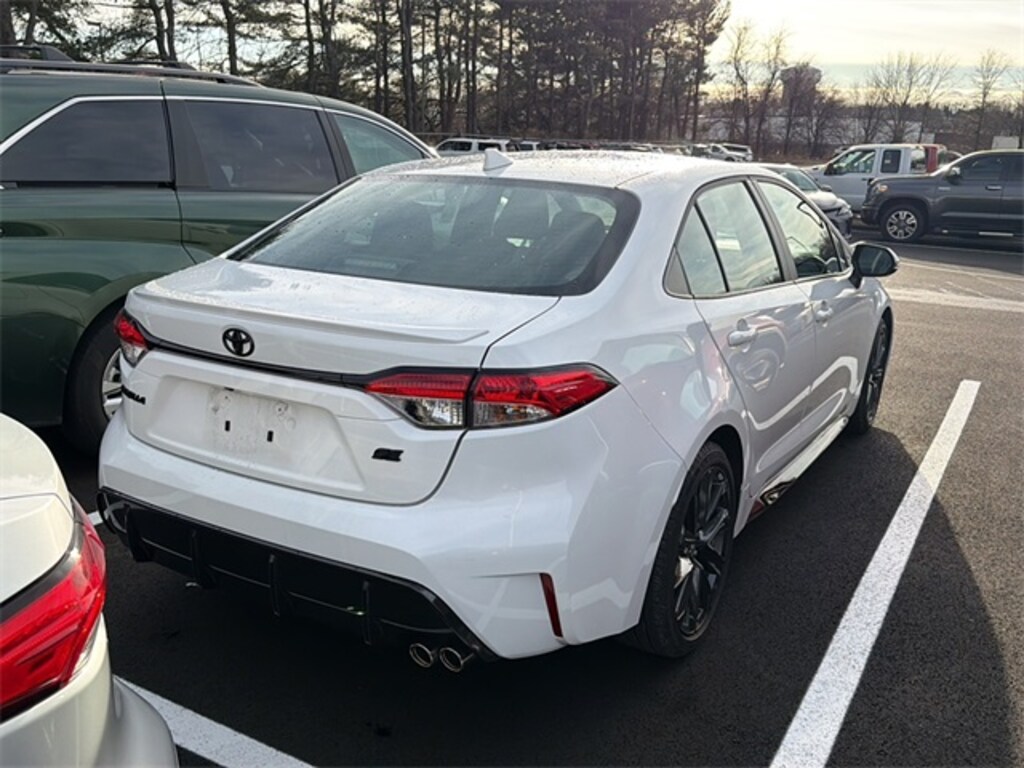 Used 2024 Toyota Corolla SE Sedan