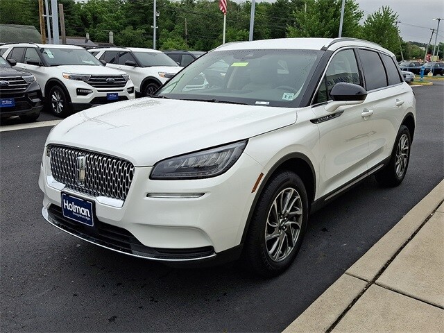 2022 Lincoln Corsair Standard photo 4
