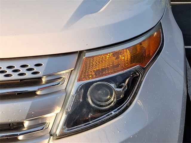 2015 Ford Explorer XLT photo 3