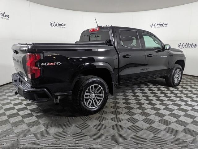 2024 Chevrolet Colorado LT photo 2