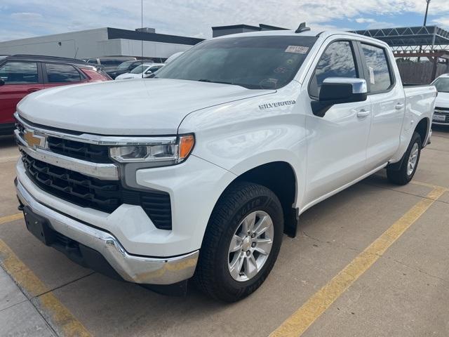 2023 Chevrolet Silverado 1500 LT photo 2