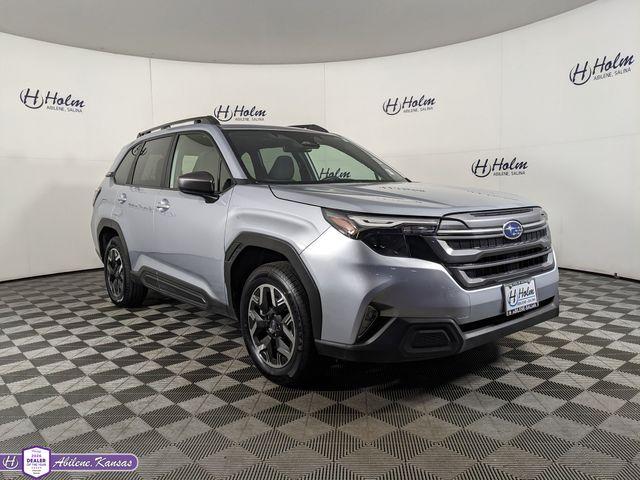 2025 Subaru Forester Premium's photo