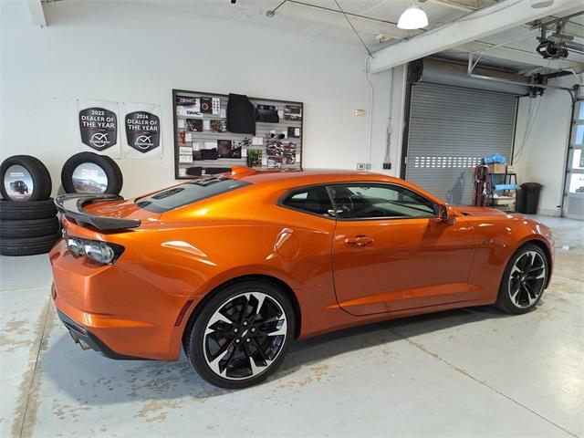 2022 Chevrolet Camaro LT1 photo 2