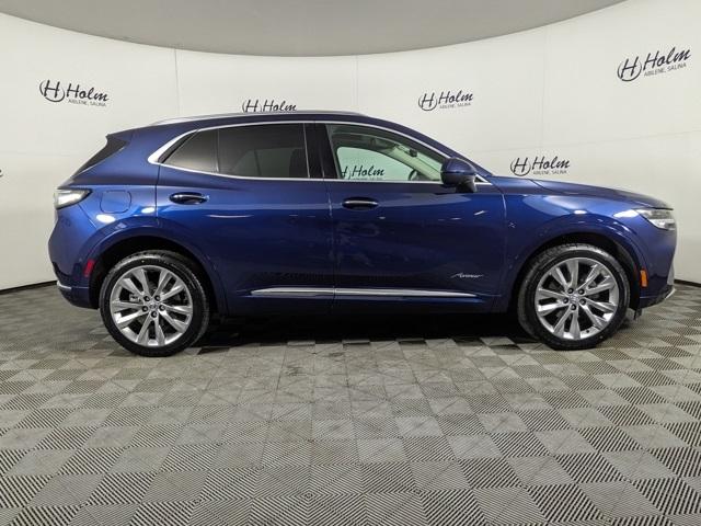 2022 Buick Envision Avenir photo 2
