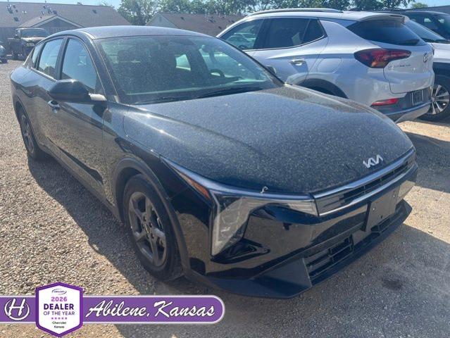 2025 Kia K4 LXS AT's photo