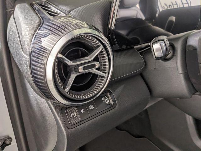 2027 Chevrolet Equinox LT - Photo 21