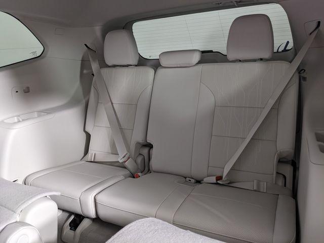 2025 Buick Enclave Avenir - Photo 37