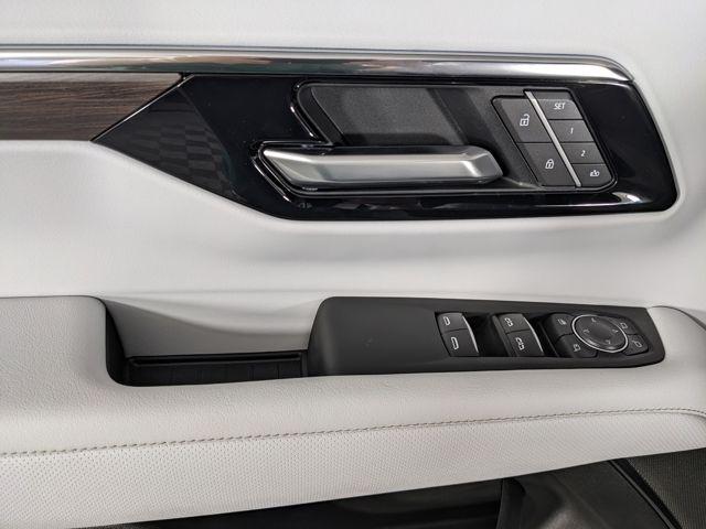 2026 Chevrolet Suburban Premier - Photo 35