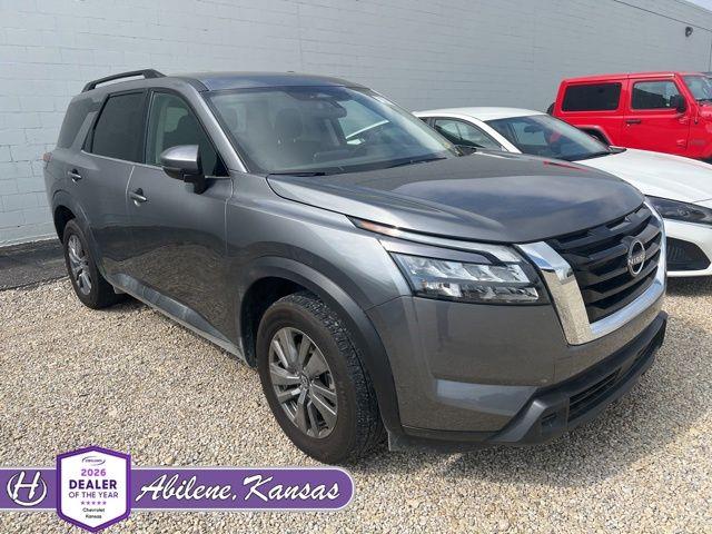 2025 Nissan Pathfinder SV 4WD's photo