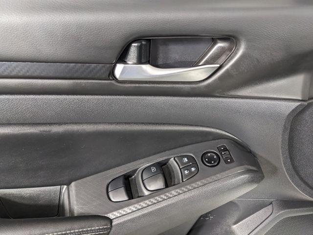 2025 Nissan Altima SV - Photo 28