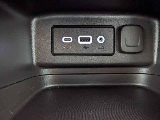 2024 Chevrolet Equinox LT - Photo 27