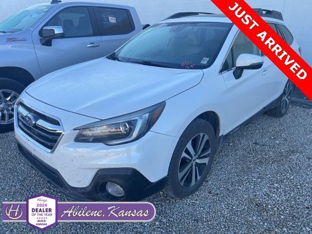 2018 Subaru Outback 2.5i Limited photo 2