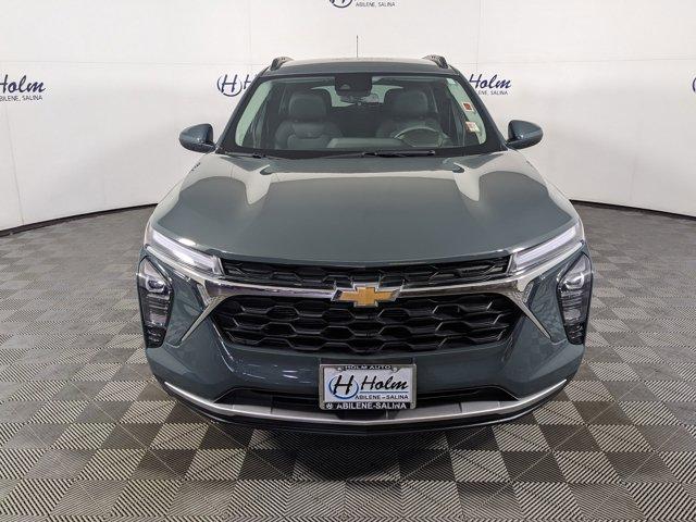 2025 Chevrolet Trax LT - Photo 11