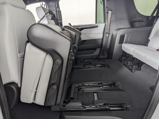 2026 Chevrolet Suburban Premier - Photo 32