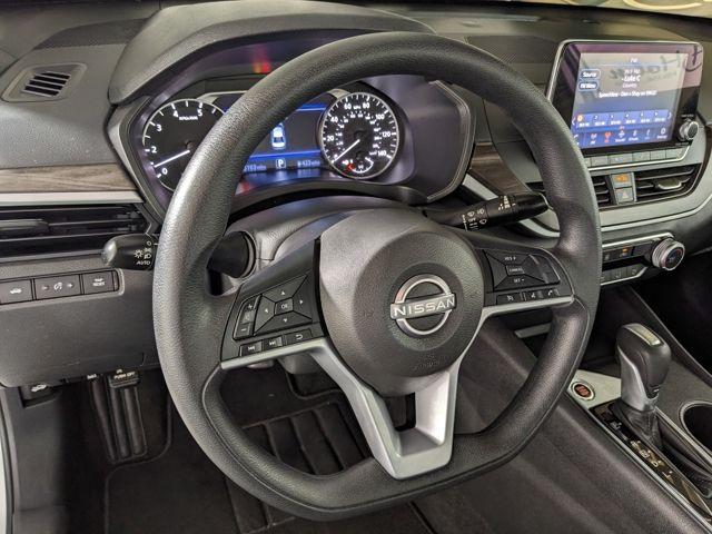 2025 Nissan Altima SV - Photo 13