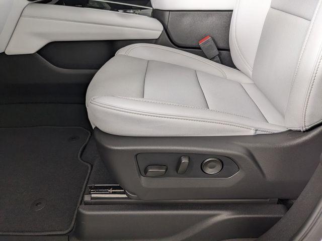 2026 Chevrolet Suburban Premier - Photo 27