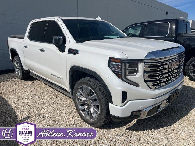 2023 GMC Sierra 4WD Crew Cab Short Box Denali's photo