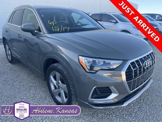 2022 Audi Q3 Premium's photo