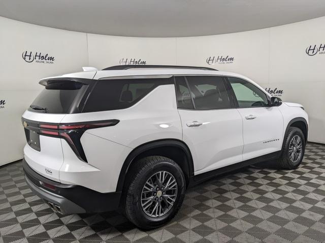 2025 Chevrolet Traverse photo 4